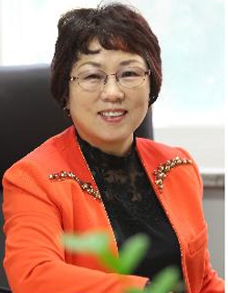 김순신 수필가(제주수필문학회장)