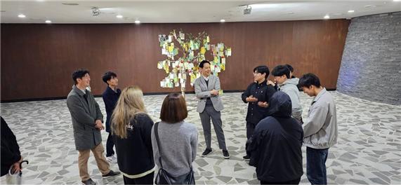 김한규 의원, 청년들과 제주4·3 역사기행 진행