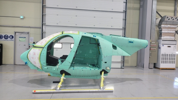 대한항공은 미국 보잉사의 방산 및 우주부문(Boeing defense, Space&Security)으로부터 수주받은 AH-6 헬기 동체 제작사업의 초도 생산분을 성공적으로 납품했다