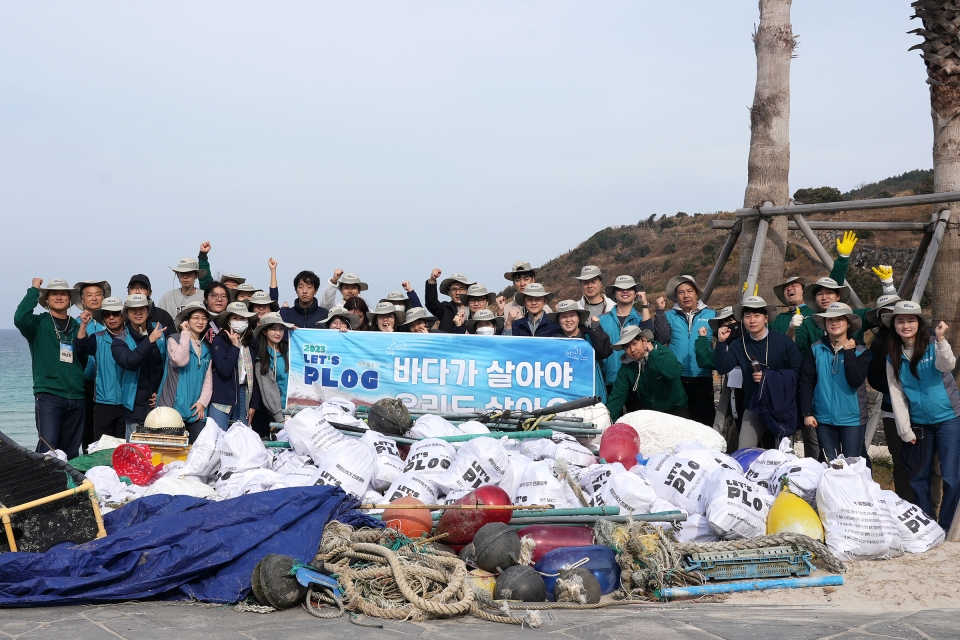 한국마사회 제주본부와 제주올레 해양쓰레기 수거 캠페인